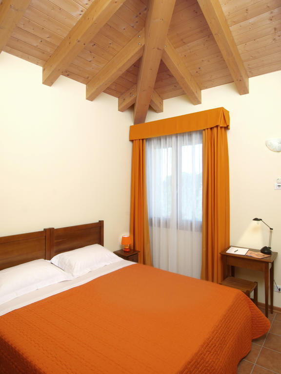 Agriturismo Ai Laghi Pocenia Habitación foto